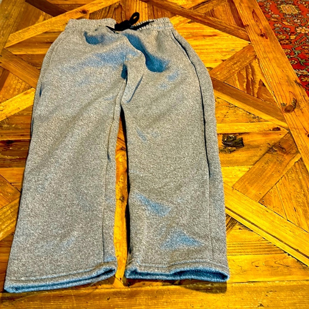 Real essentials boys gray joggers pant size small